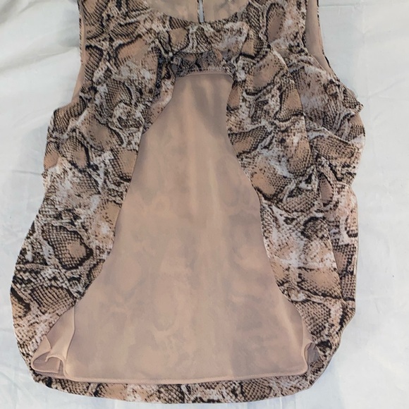 Gilli Snake Print Tiered Sleeveless Top - Picture 7 of 13